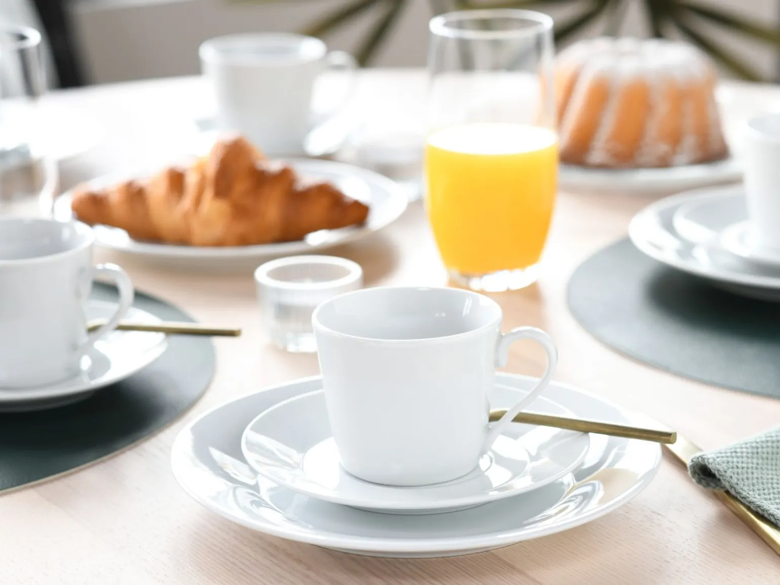 BASE - Kaffeeservice 18-tlg - Weiss