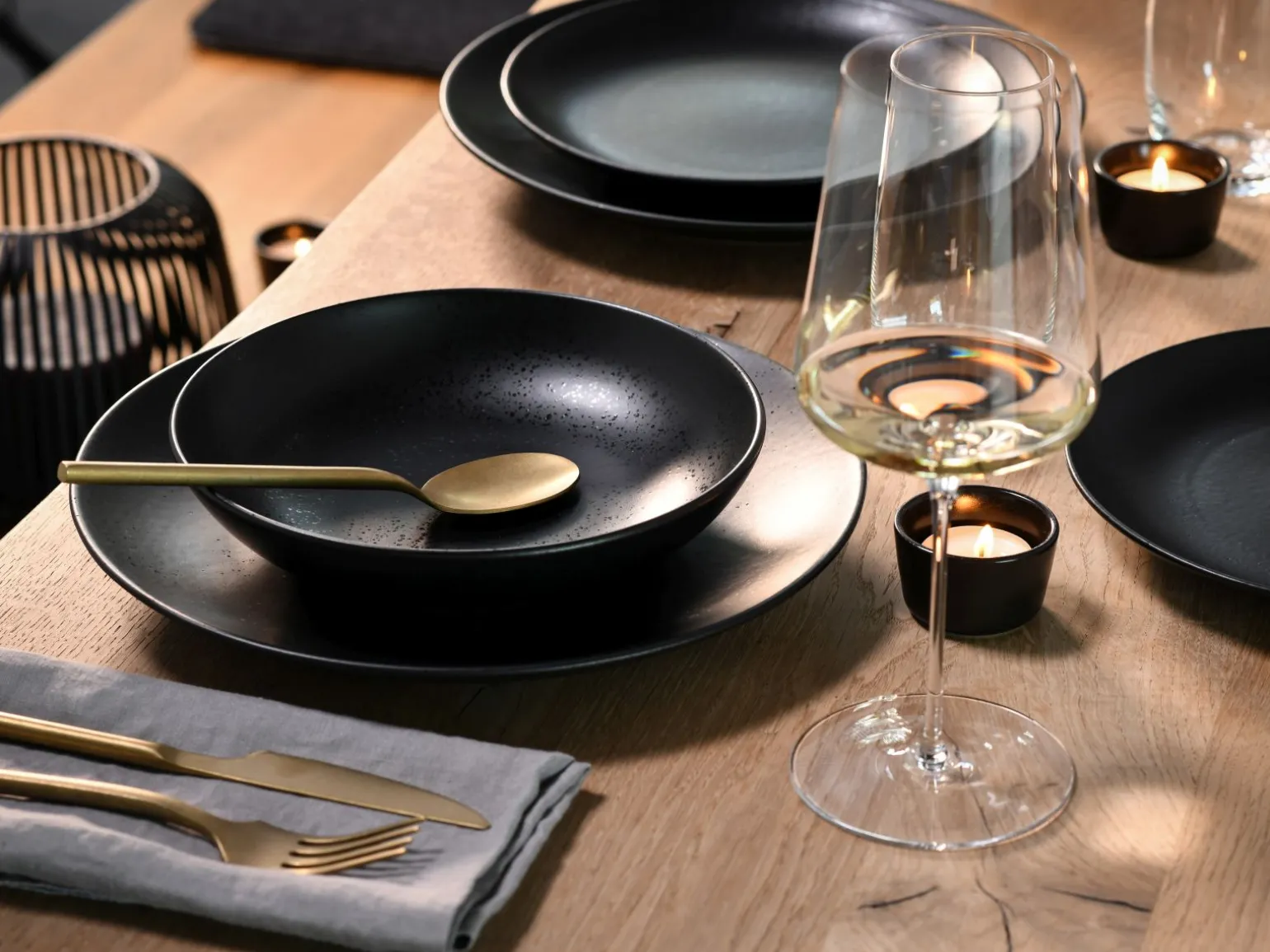 Magic Black - Tellerset 12-tlg - Schwarz